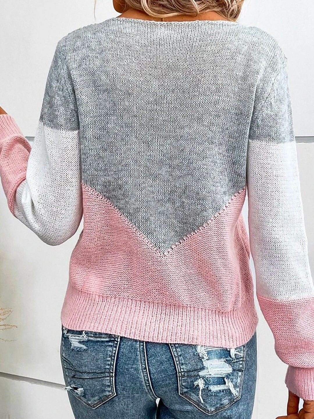 Kayleen - Pullover mit Kontrastfarben und Cut-out-Design