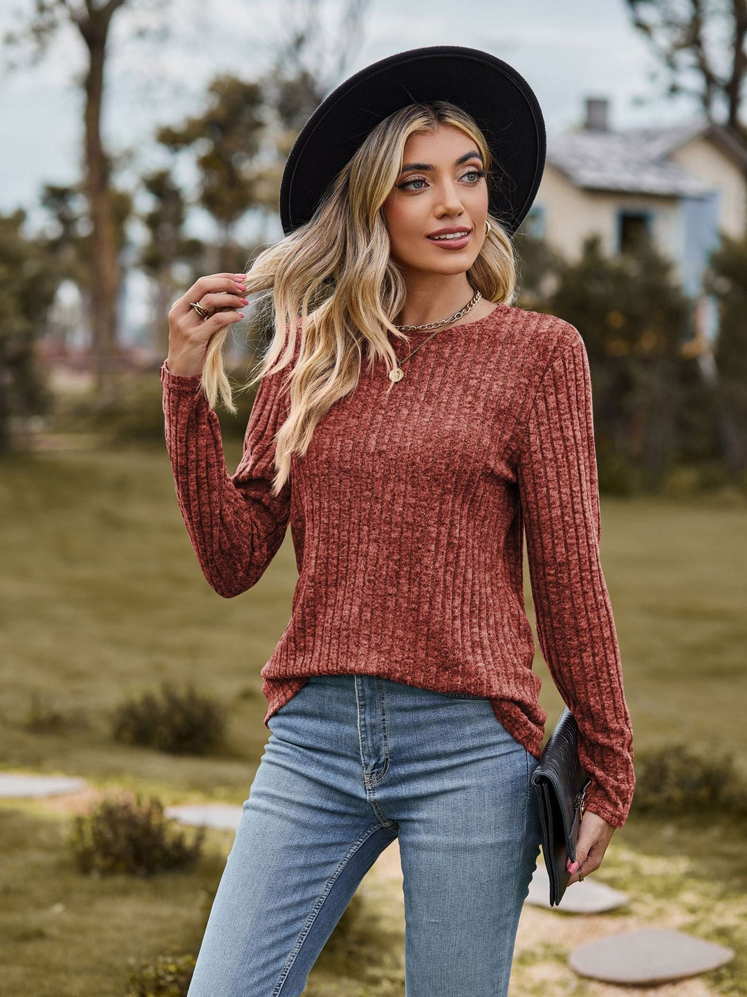 Azaria - Bequemer Slim-Fit Rippenpullover